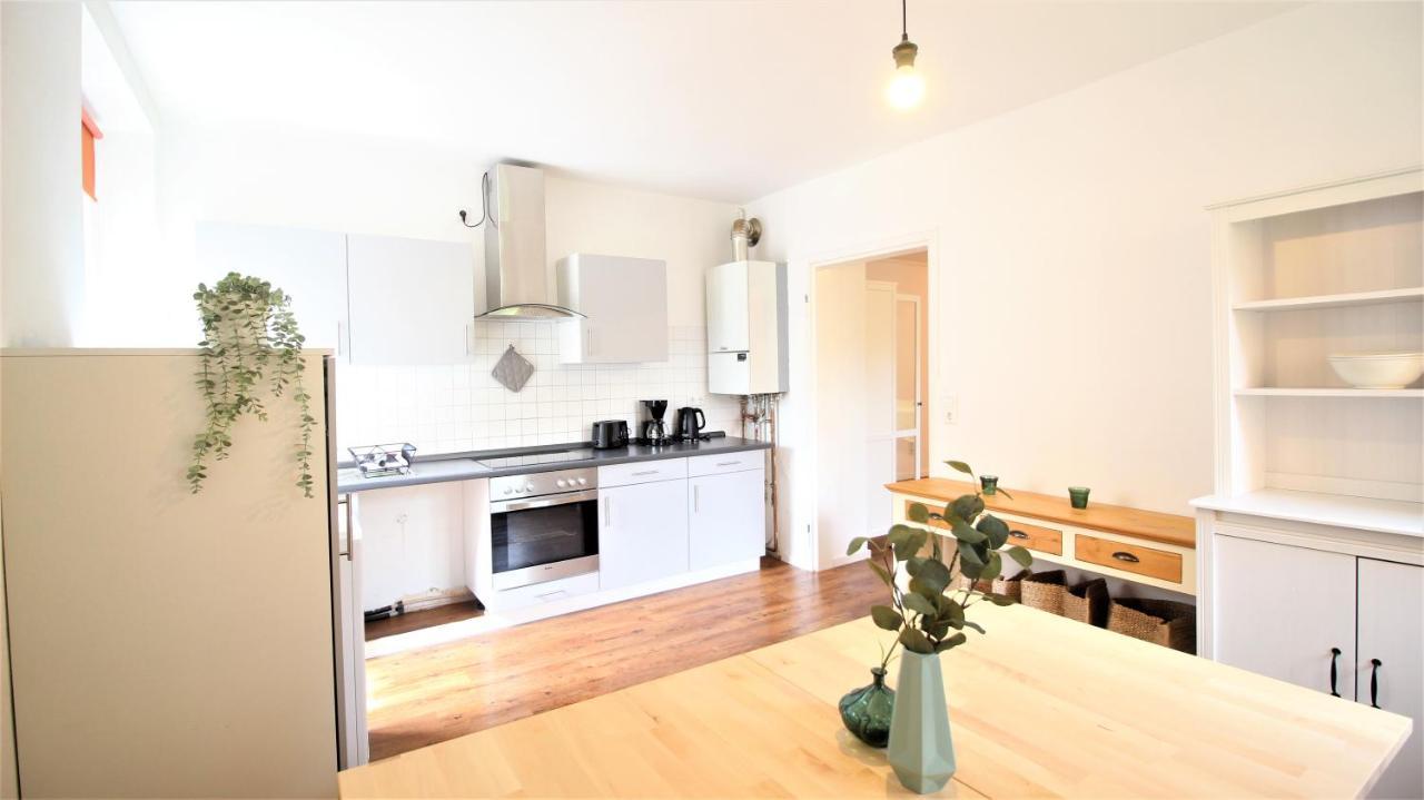 Zentral Wohnen - Inkl. Privatem Stellplatz Apartment Wurzburg Exterior photo